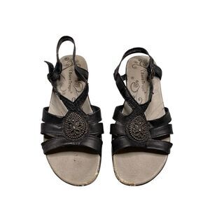 Bare Traps Jovial Wedge Slingback Sandals Leather Strap Medallion Detail 6.5M